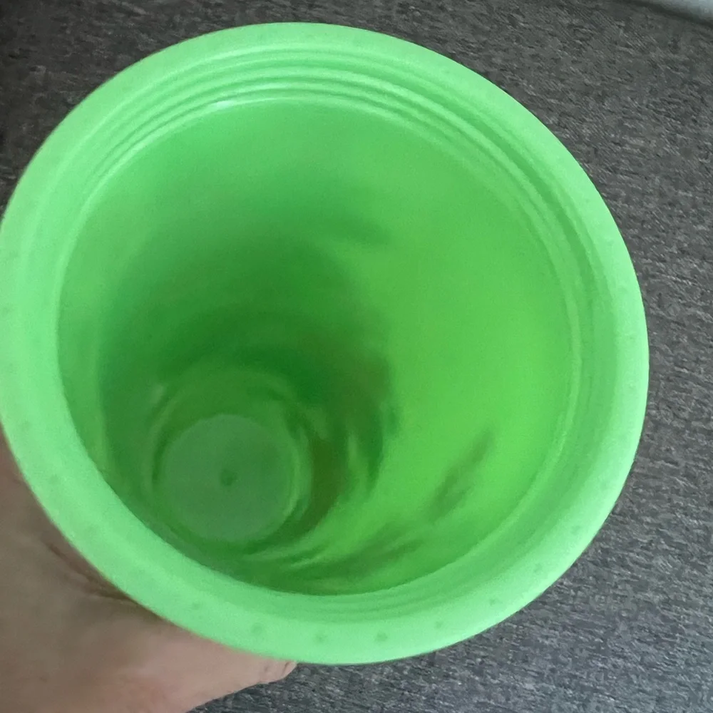 Starbucks Green Red Poinsettia Cold Tumbler 2021 Color Changing Holiday NO STRAW